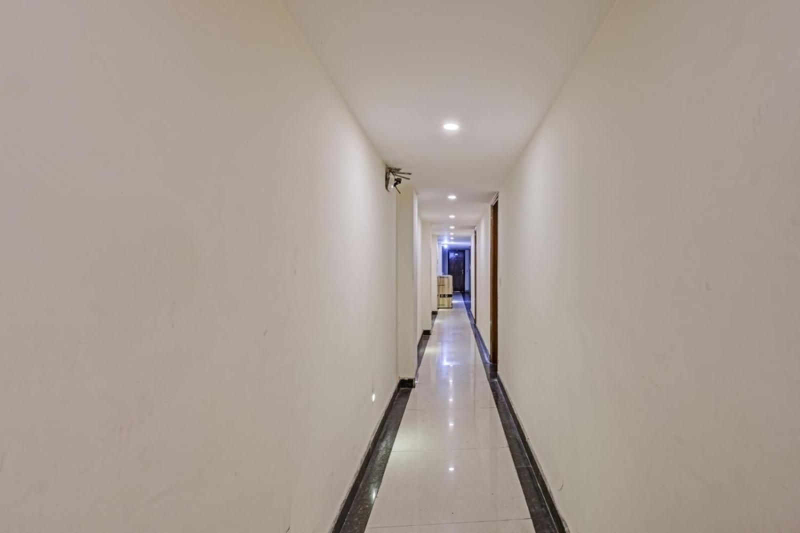 Hotel Keshew International Yeni Delhi Dış mekan fotoğraf