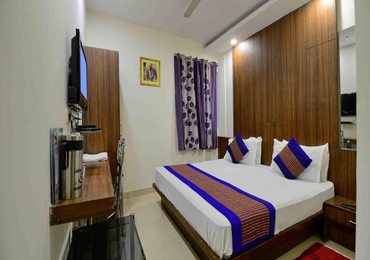 Hotel Keshew International Yeni Delhi Dış mekan fotoğraf