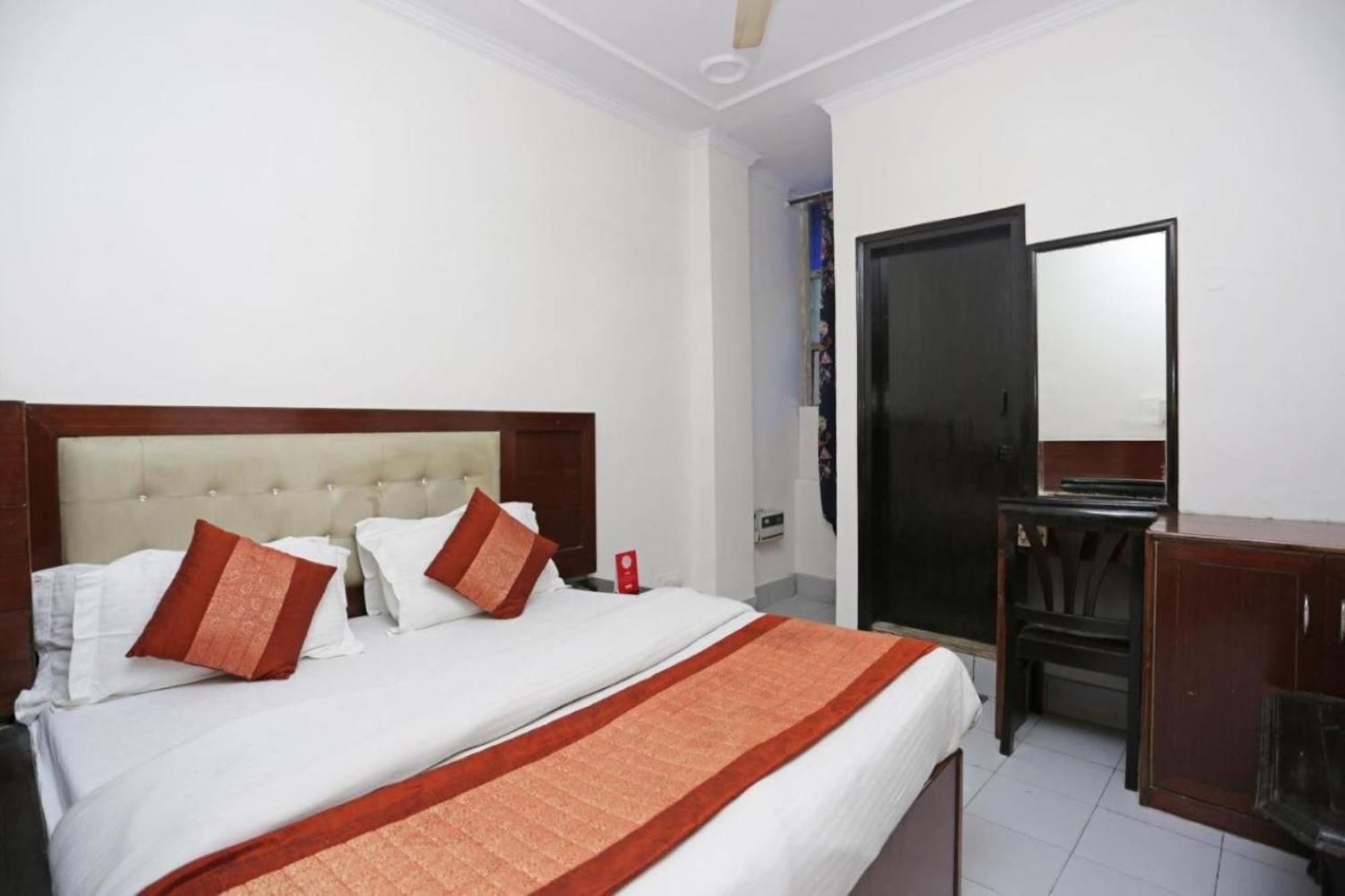 Hotel Keshew International Yeni Delhi Dış mekan fotoğraf